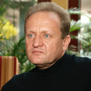 Wojciech Zaremba s-a declarat surprins de majorarea deţinerii "Carlson" la 14% din "Oltchim". Wojciech Zaremba s-a declarat surprins de majorarea deţinerii "Carlson" la 14% din "Oltchim".